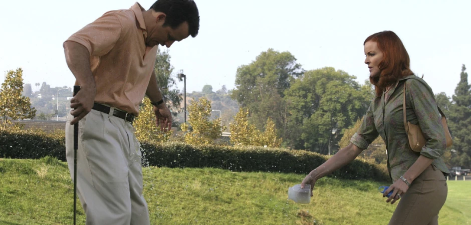 Кадры из Отчаянные домохозяйки 1 сезон 9 серия