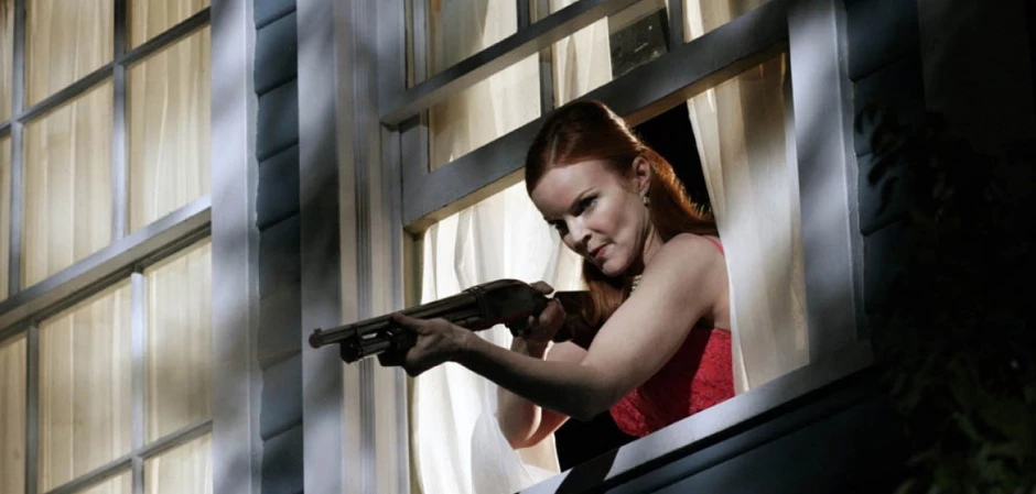 Кадры из Отчаянные домохозяйки 2 сезон 9 серия