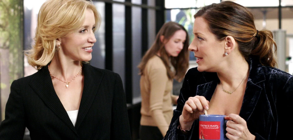 Кадры из Отчаянные домохозяйки 2 сезон 9 серия