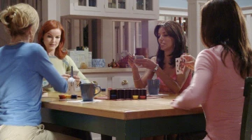 Кадры из Отчаянные домохозяйки 1 сезон 6 серия