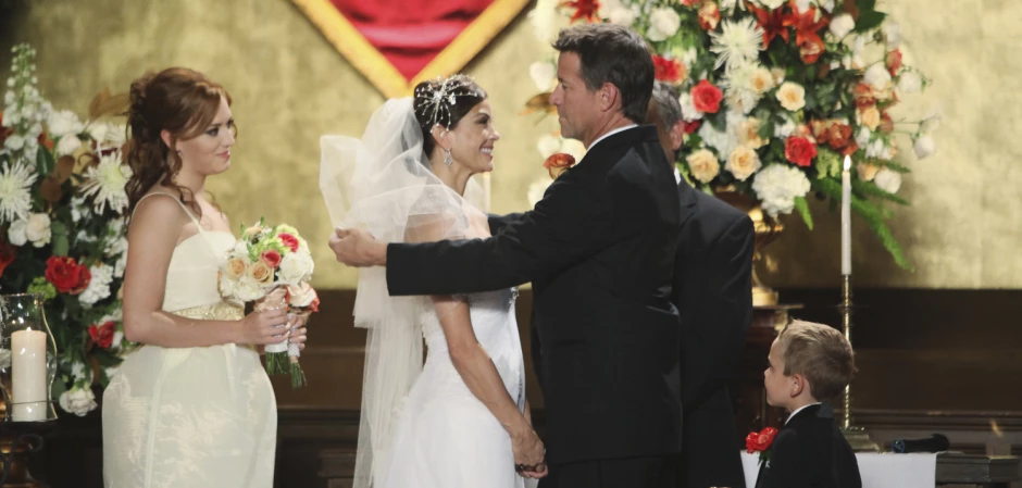 Кадры из Отчаянные домохозяйки 6 сезон 1 серия