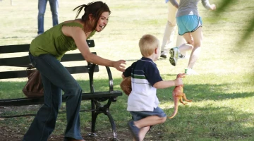 Кадры из Отчаянные домохозяйки 5 сезон 1 серия