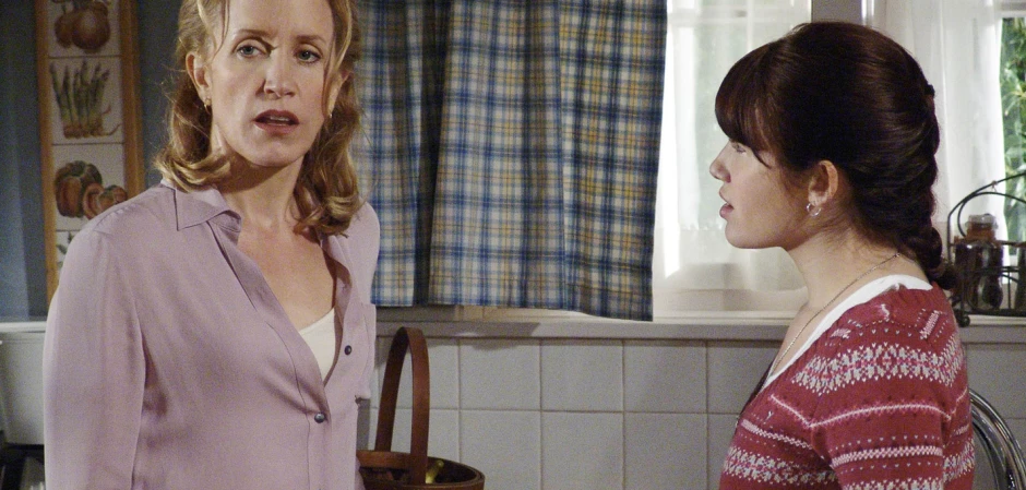 Кадры из Отчаянные домохозяйки 1 сезон 10 серия