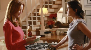 Кадры из Отчаянные домохозяйки 6 сезон 6 серия