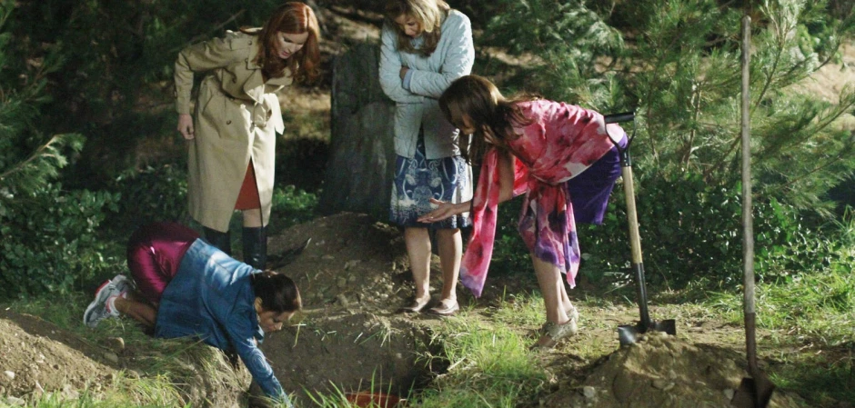 Кадры из Отчаянные домохозяйки 8 сезон 1 серия