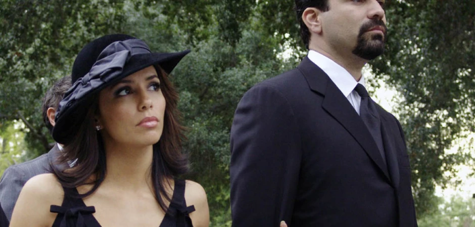 Кадры из Отчаянные домохозяйки 1 сезон 17 серия