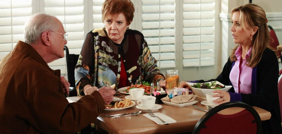 Кадры из Отчаянные домохозяйки 7 сезон 13 серия