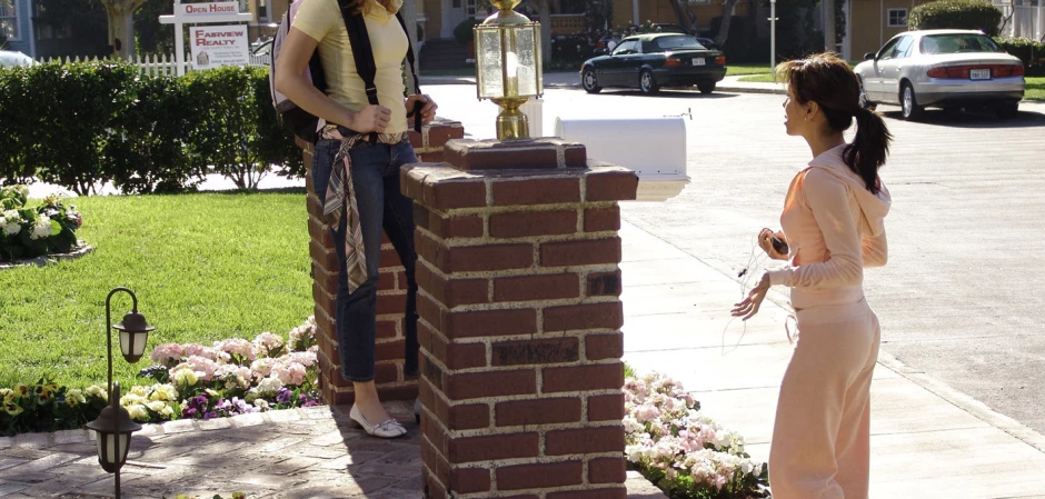 Кадры из Отчаянные домохозяйки 1 сезон 7 серия