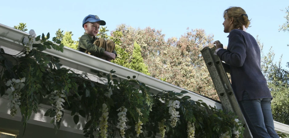 Кадры из Отчаянные домохозяйки 1 сезон 13 серия