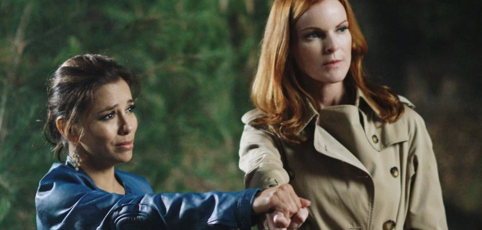 Кадры из Отчаянные домохозяйки 8 сезон 1 серия