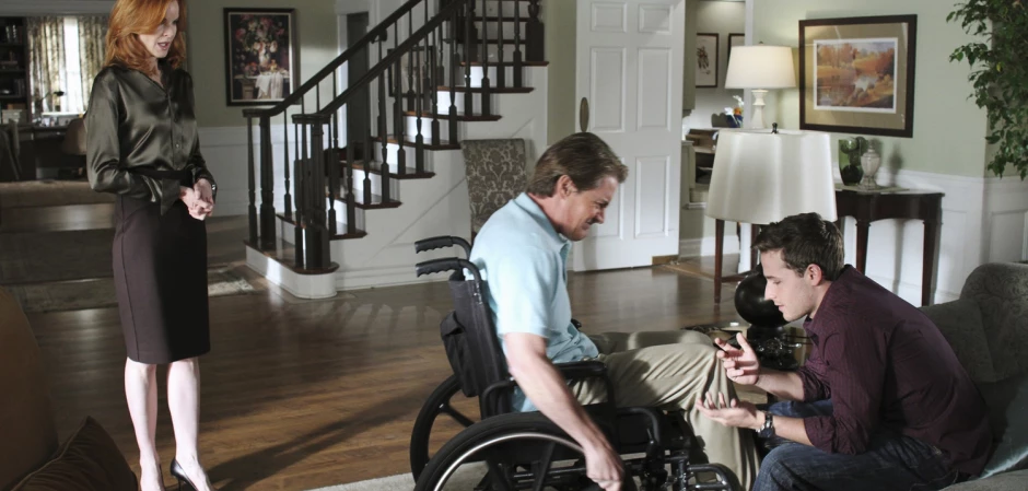 Кадры из Отчаянные домохозяйки 6 сезон 22 серия