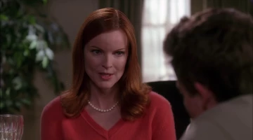 Кадры из Отчаянные домохозяйки 2 сезон 10 серия