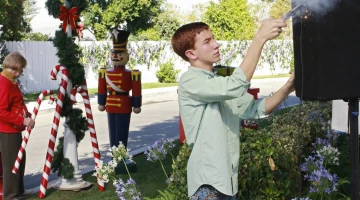 Кадры из Отчаянные домохозяйки 6 сезон 10 серия