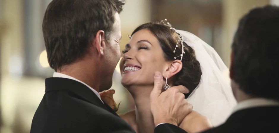 Кадры из Отчаянные домохозяйки 6 сезон 1 серия