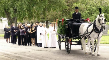 Кадры из Отчаянные домохозяйки 1 сезон 17 серия