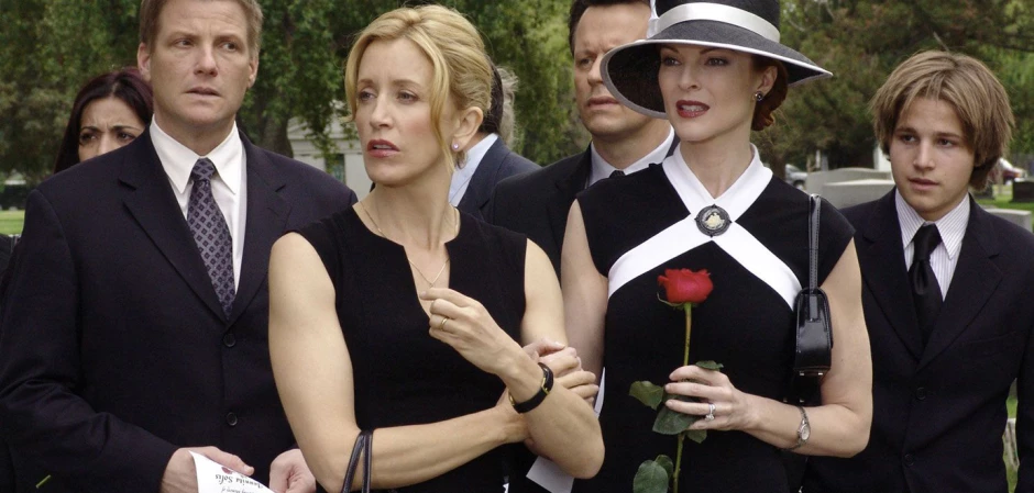 Кадры из Отчаянные домохозяйки 1 сезон 17 серия