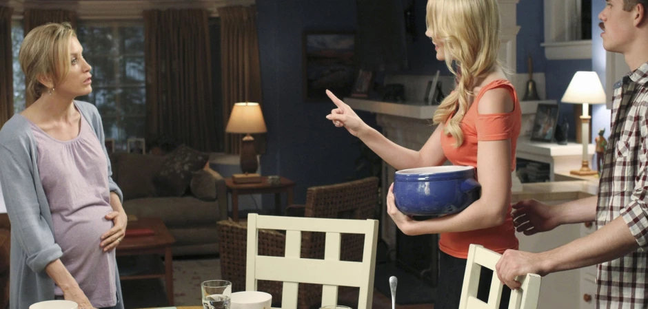 Кадры из Отчаянные домохозяйки 6 сезон 18 серия