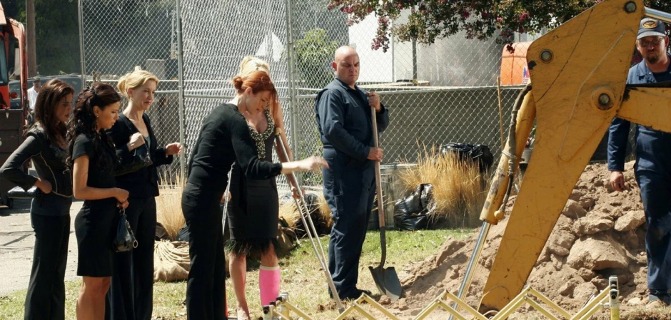 Кадры из Отчаянные домохозяйки 2 сезон 5 серия