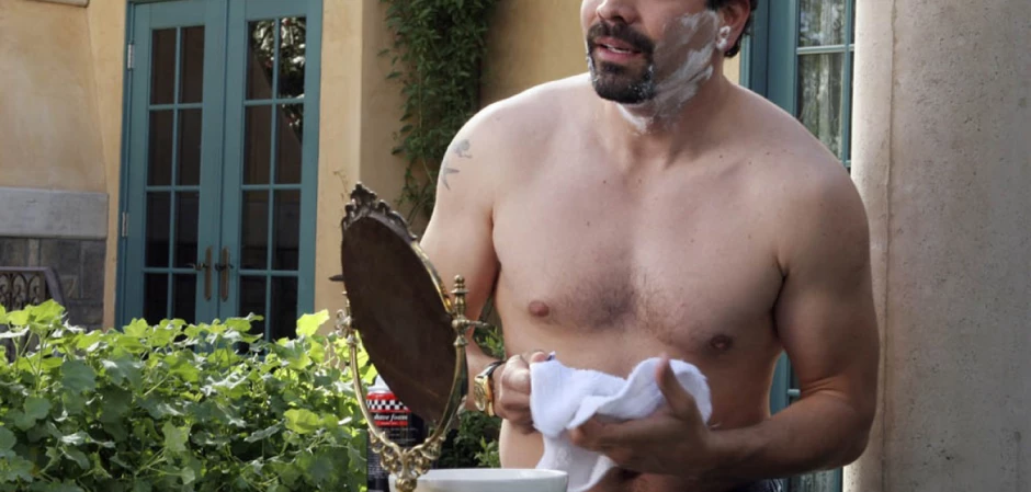 Кадры из Отчаянные домохозяйки 1 сезон 16 серия