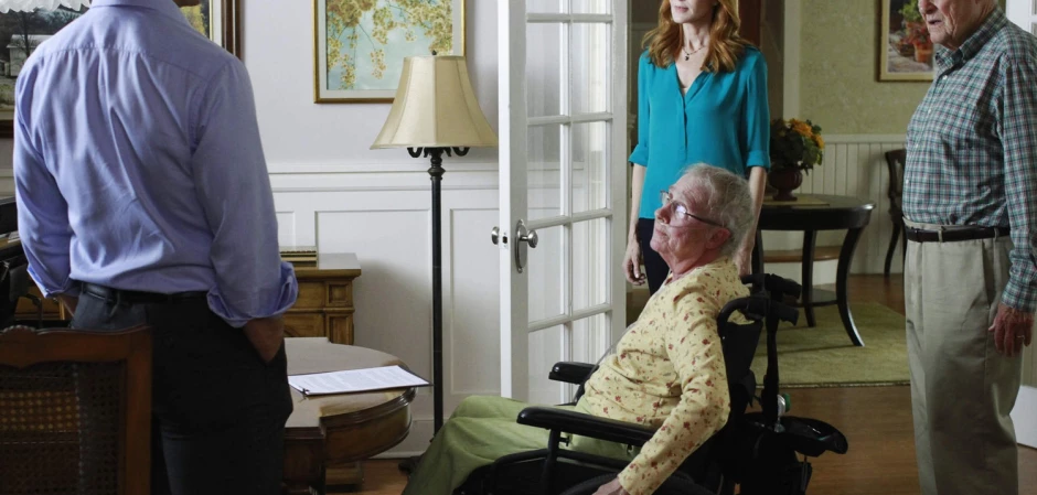 Кадры из Отчаянные домохозяйки 8 сезон 23 серия