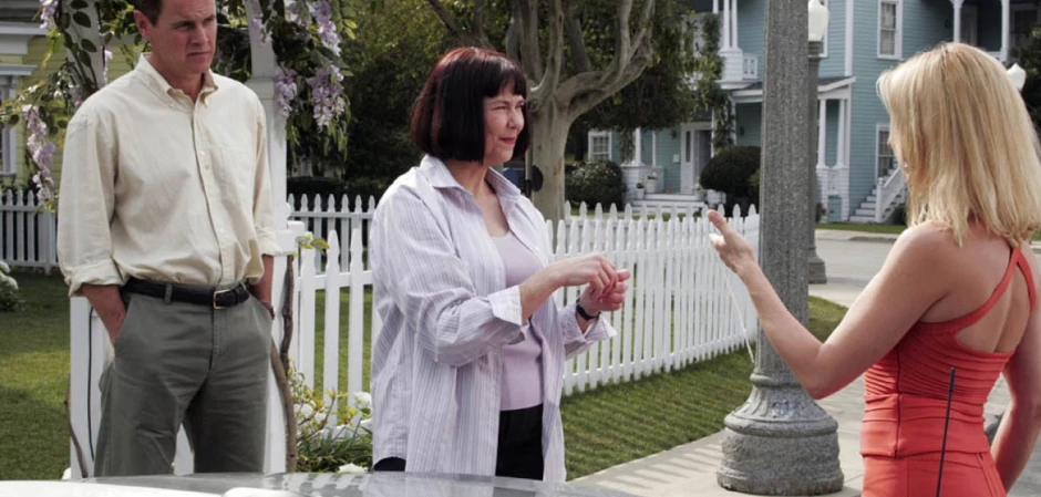 Кадры из Отчаянные домохозяйки 1 сезон 16 серия