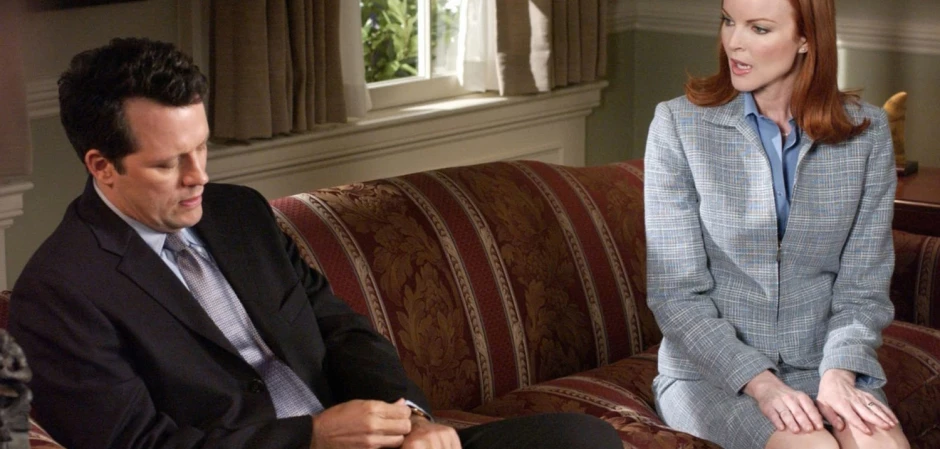 Кадры из Отчаянные домохозяйки 1 сезон 2 серия