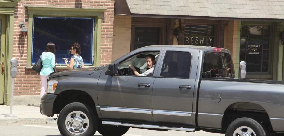 Кадры из Отчаянные домохозяйки 8 сезон 3 серия