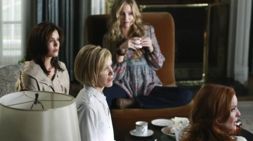 Кадры из Отчаянные домохозяйки 6 сезон 1 серия