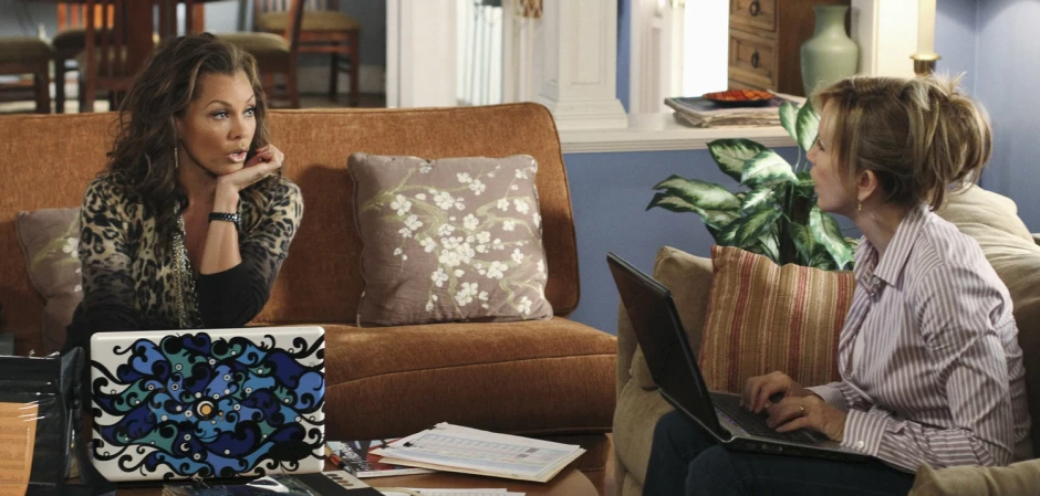 Кадры из Отчаянные домохозяйки 7 сезон 7 серия